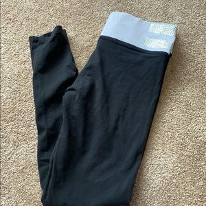 Skinny legged Victoria’s Secret PINK yoga pants